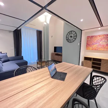 아파트 Elegante In Centro - Metro Marconi