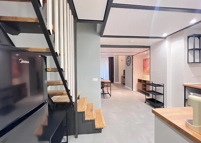 Daire Elegante In Centro - Metro Marconi *