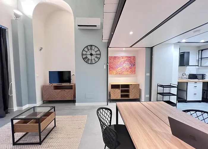Elegante In Centro - Metro Marconi Apartamento *